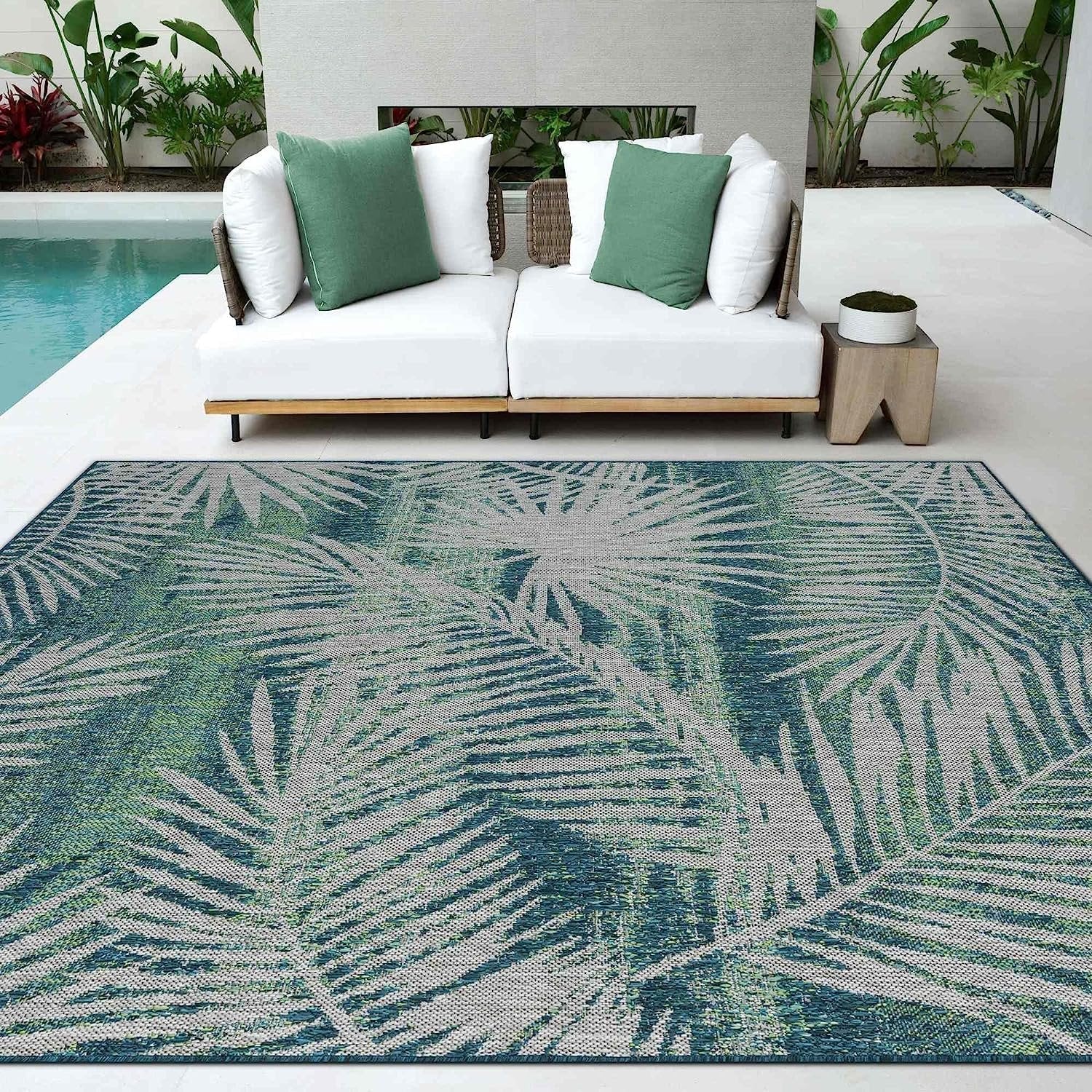 Leaf Pattern Outdoor Rug – Waterproof and Fade-Resistant – 5x7 & 8x10 Sizes