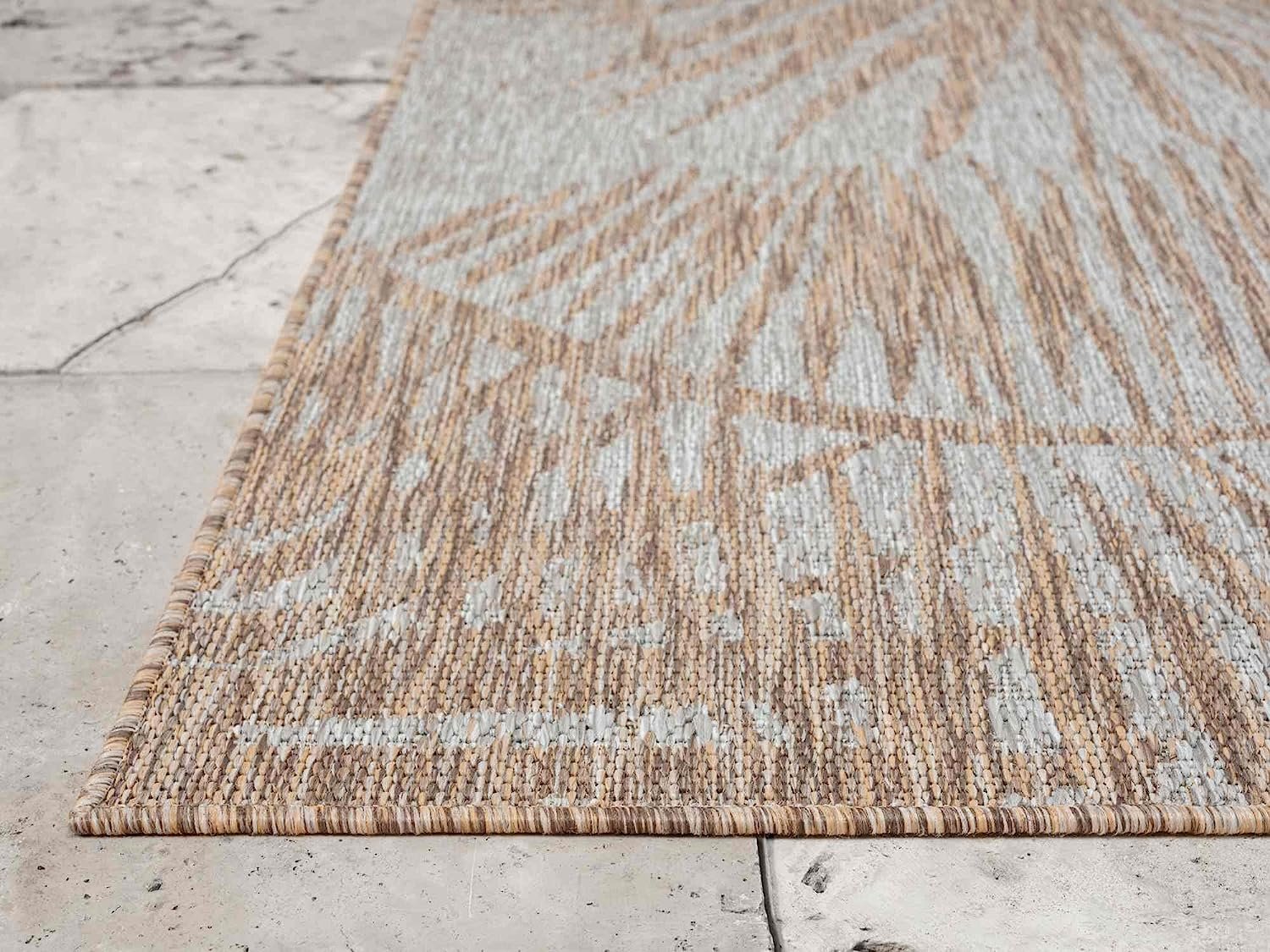 Leaf Pattern Outdoor Rug – Waterproof and Fade-Resistant – 5x7 & 8x10 Sizes