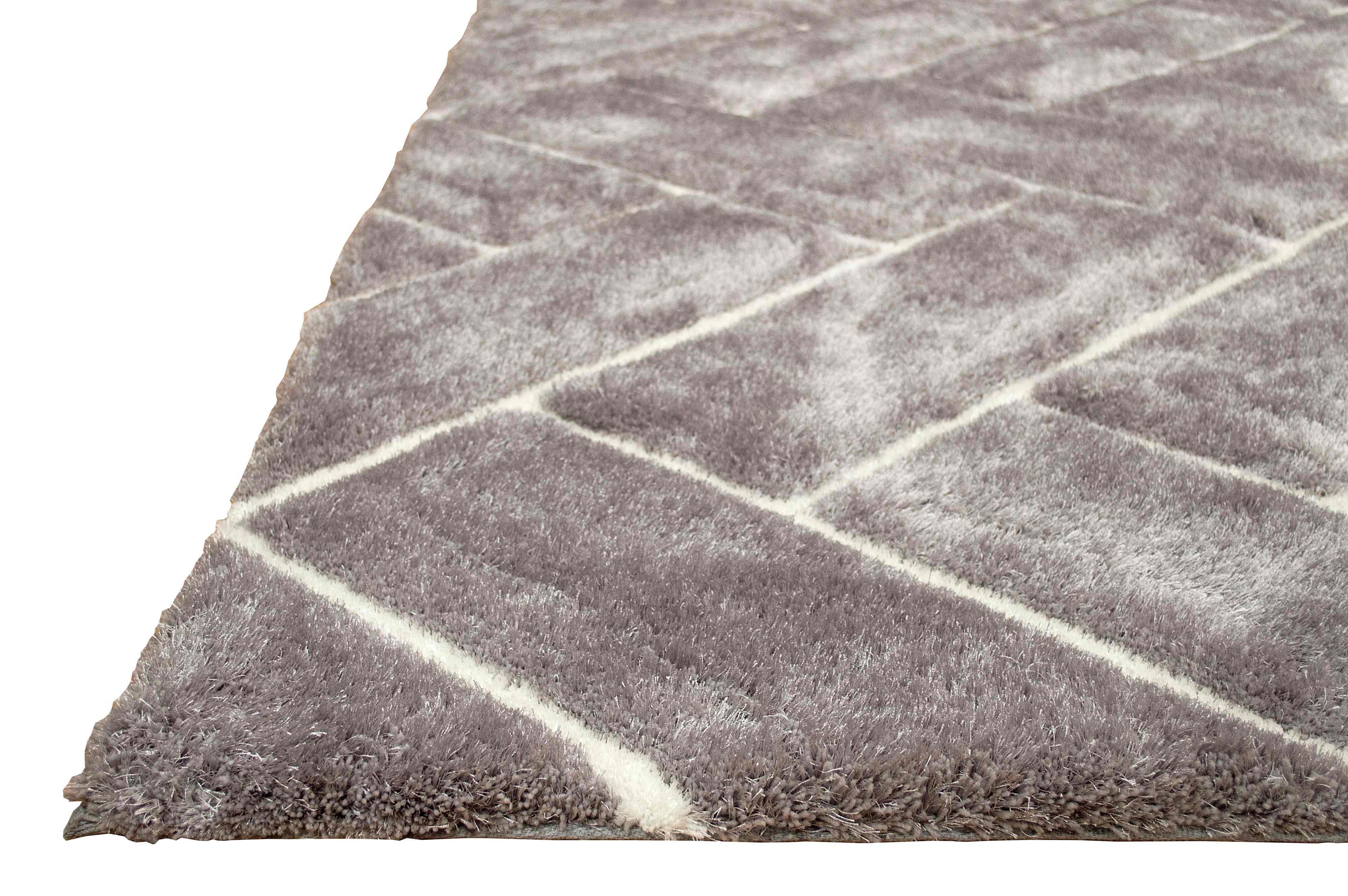 3-D Hand Carved Shaggy Rug - Soft Modern Colors