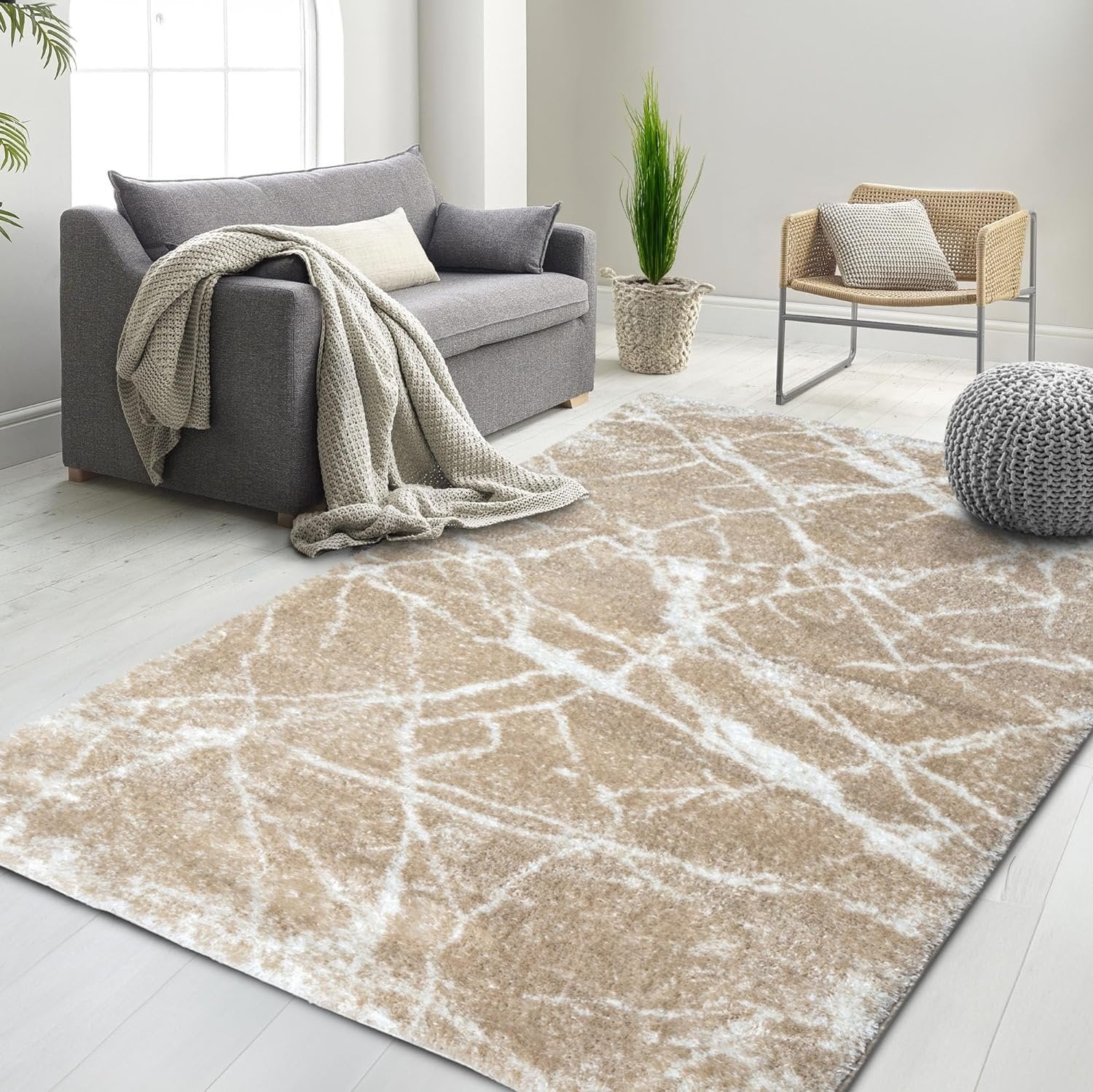 HR Ultra-Soft Cobalt Gold, Beige and White Shaggy Rug with Elegant Marble Pattern